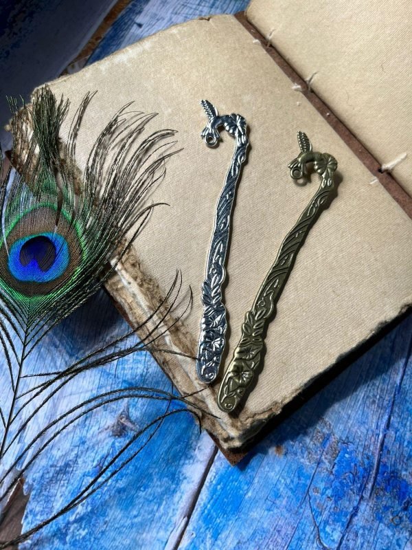 Bookmark Hangs 1
