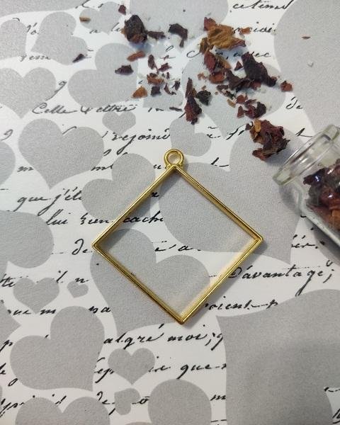SQUARE BEZELS