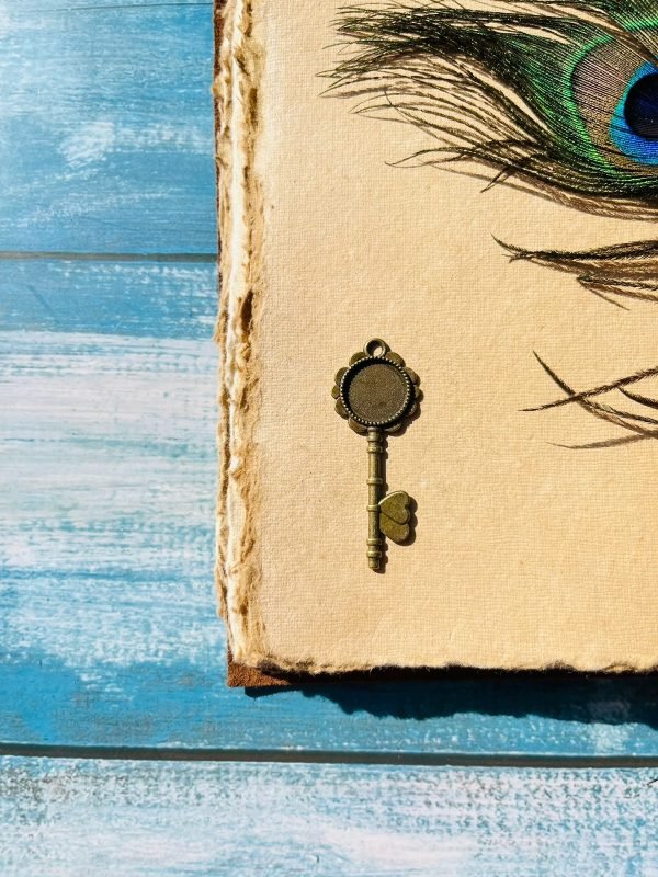 Vintage Pendant 28