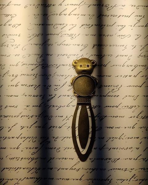 TEDDY OVAL BOOKMARK