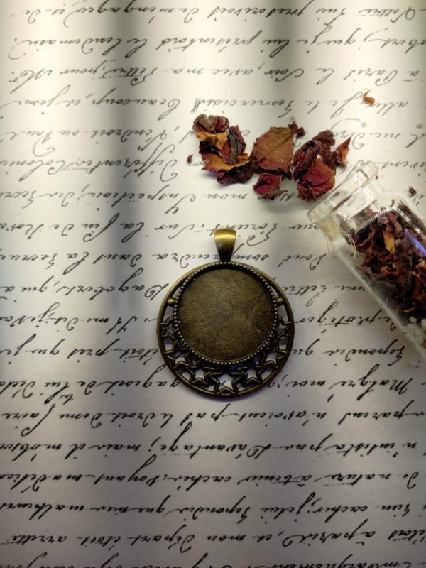 Vintage Pendant 3